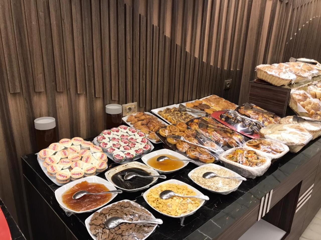 El Mesaadya Hotel Kair Zewnętrze zdjęcie